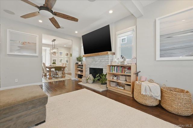 98 Vincent Place, Lynbrook, NY 11563