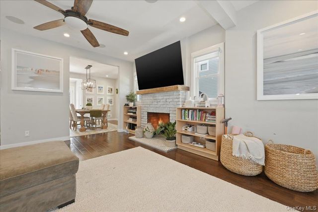 98 Vincent Place, Lynbrook, NY 11563