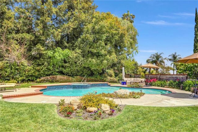 5787 Ridgeway Rd, Rancho Cucamonga, CA 91701