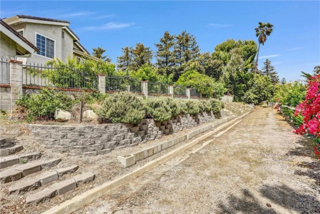 5787 Ridgeway Rd, Rancho Cucamonga, CA 91701