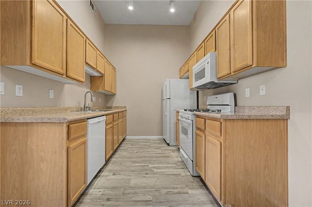 3361 Indian Shadow Street 201, Las Vegas, NV 89129