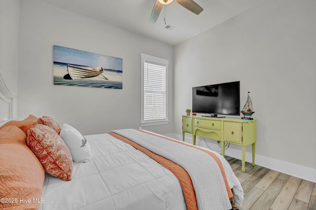 9150 Village Lake Drive, Calabash, NC 28467