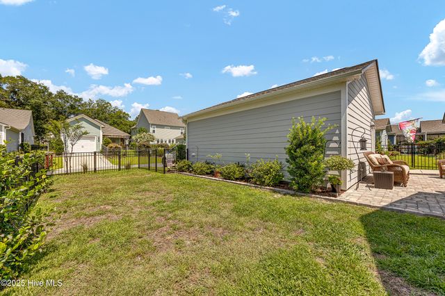9150 Village Lake Drive, Calabash, NC 28467