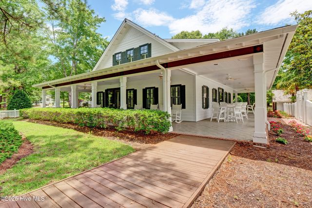 9150 Village Lake Drive, Calabash, NC 28467