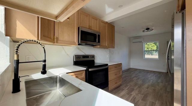 24 SW 10th Avenue, Delray Beach, FL 33444