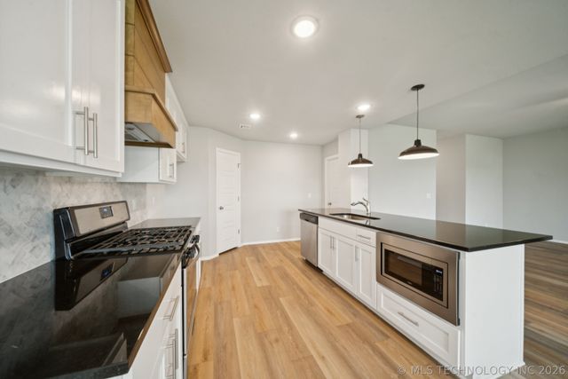 7404 E 89th Place North, Owasso, OK 74055