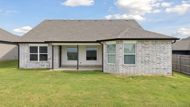 7404 E 89th Place North, Owasso, OK 74055