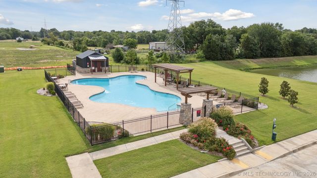 7404 E 89th Place North, Owasso, OK 74055