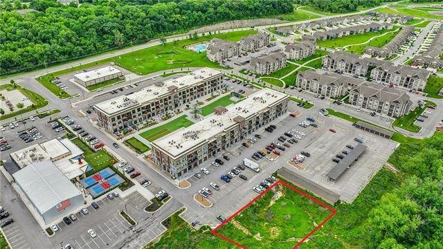 15425 Old Town Drive, Parkville, MO 64152