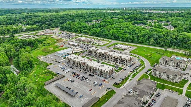 15425 Old Town Drive, Parkville, MO 64152