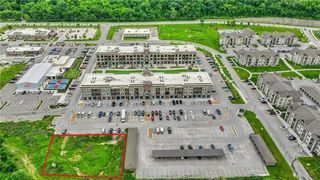 15425 Old Town Drive, Parkville, MO 64152