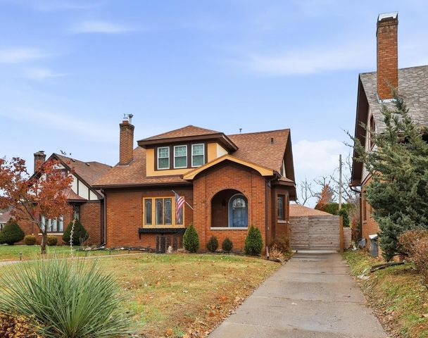 2911 21ST Avenue, Rock Island, IL 61201