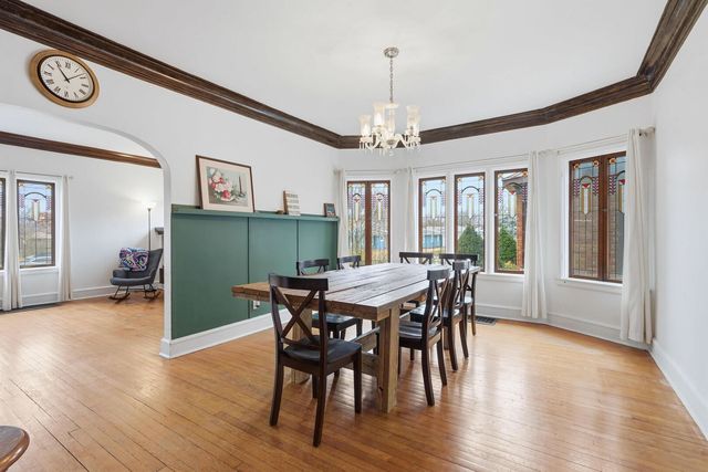 2911 21ST Avenue, Rock Island, IL 61201