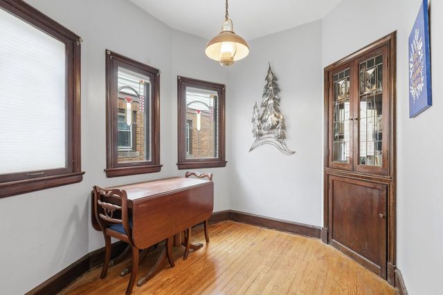 2911 21ST Avenue, Rock Island, IL 61201