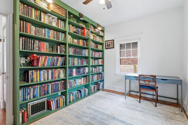 2911 21ST Avenue, Rock Island, IL 61201