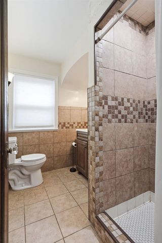 2911 21ST Avenue, Rock Island, IL 61201