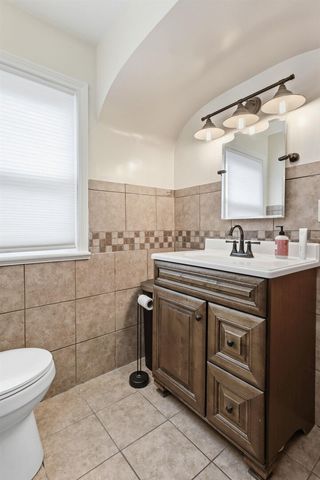 2911 21ST Avenue, Rock Island, IL 61201