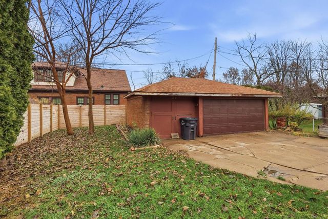 2911 21ST Avenue, Rock Island, IL 61201