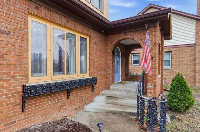 2911 21ST Avenue, Rock Island, IL 61201