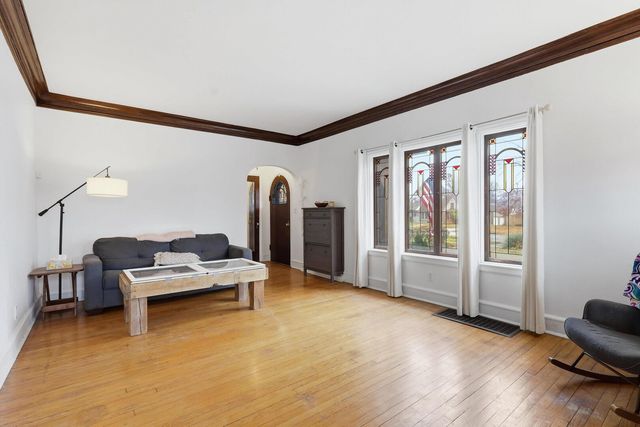 2911 21ST Avenue, Rock Island, IL 61201