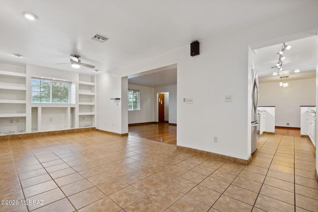 2725 E La Cienega Drive, Tucson, AZ 85716
