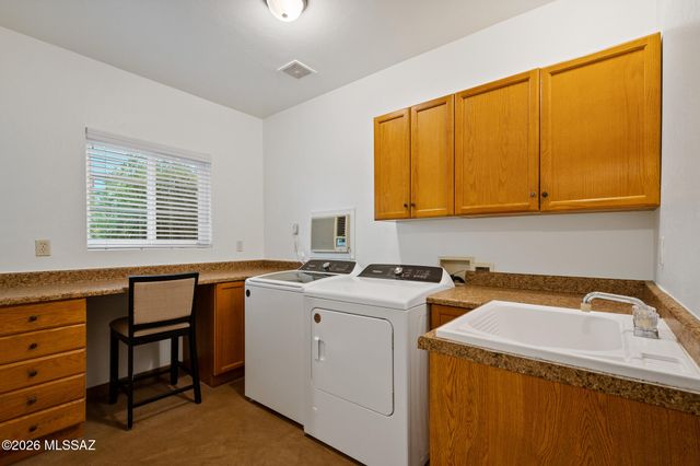 2725 E La Cienega Drive, Tucson, AZ 85716