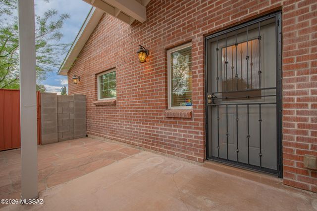 2725 E La Cienega Drive, Tucson, AZ 85716