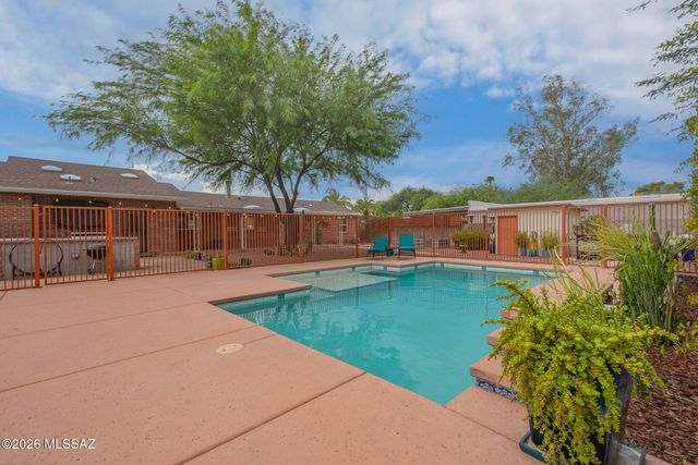 2725 E La Cienega Drive, Tucson, AZ 85716