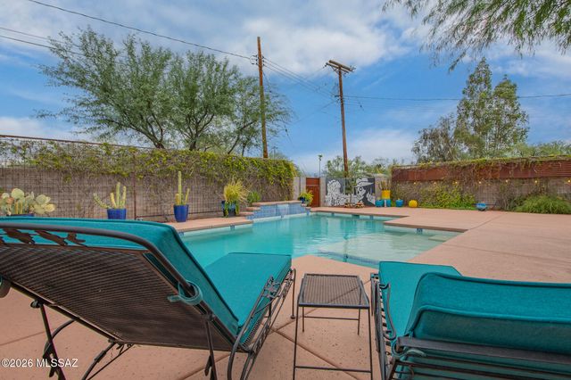 2725 E La Cienega Drive, Tucson, AZ 85716