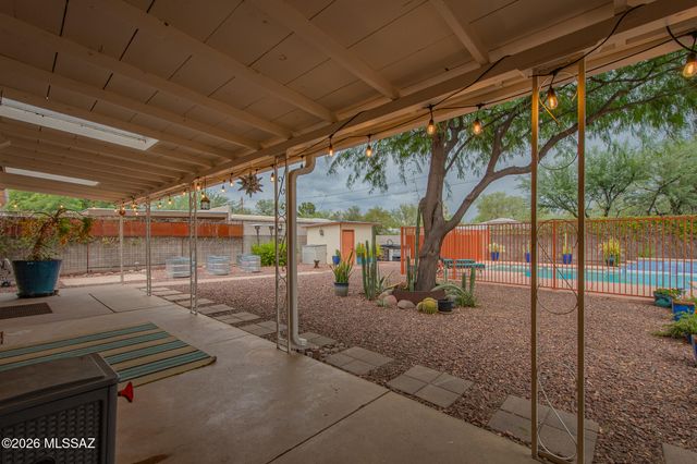 2725 E La Cienega Drive, Tucson, AZ 85716