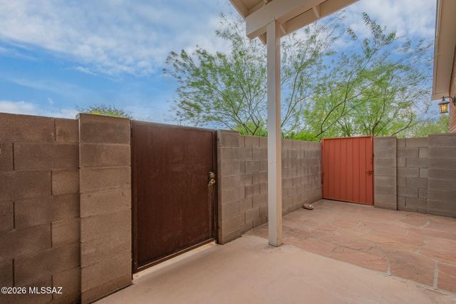 2725 E La Cienega Drive, Tucson, AZ 85716