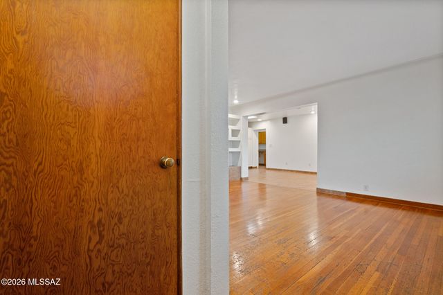 2725 E La Cienega Drive, Tucson, AZ 85716