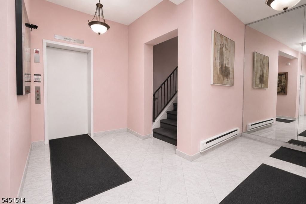 1906 Paterson Plank Rd Unit3A 3A, North Bergen Twp., NJ 07047 — photo 2