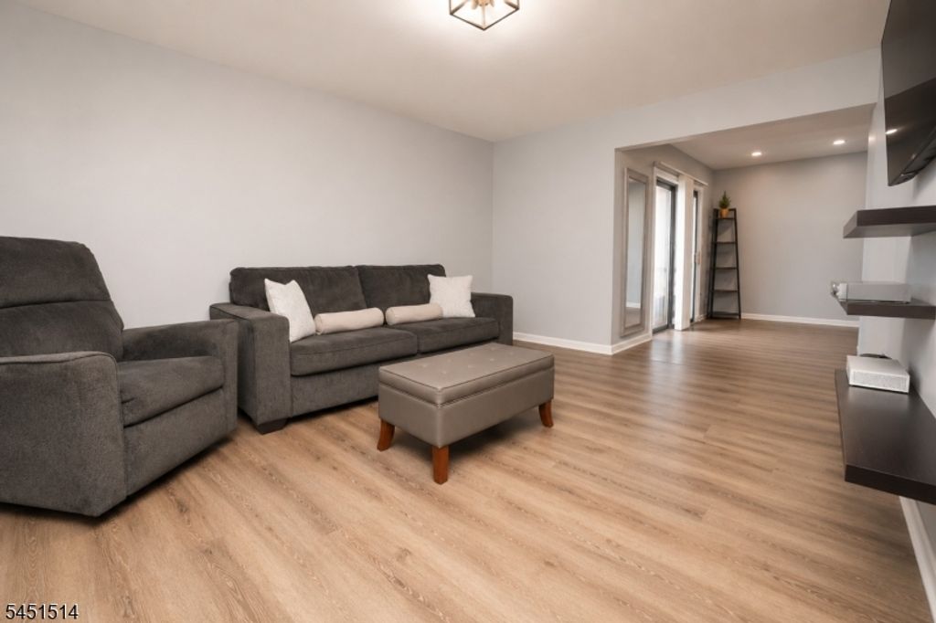1906 Paterson Plank Rd Unit3A 3A, North Bergen Twp., NJ 07047 — photo 4
