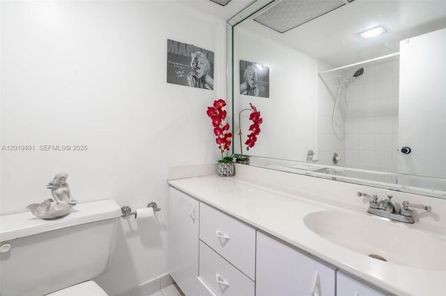 301 174 1503, Sunny Isles Beach, FL 33160