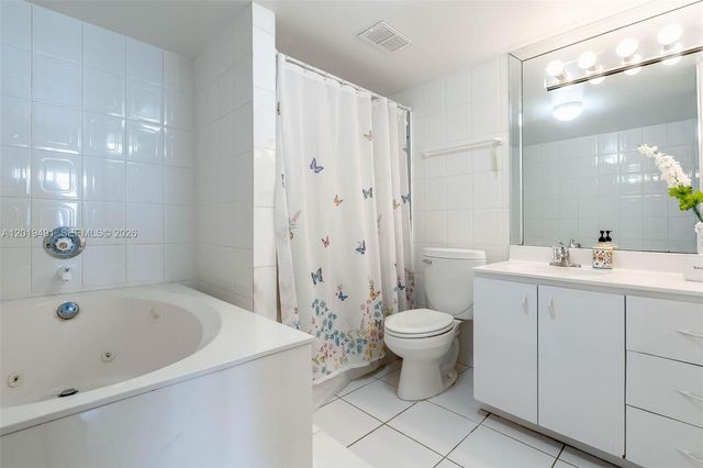 301 174 1503, Sunny Isles Beach, FL 33160