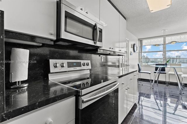 301 174 1503, Sunny Isles Beach, FL 33160