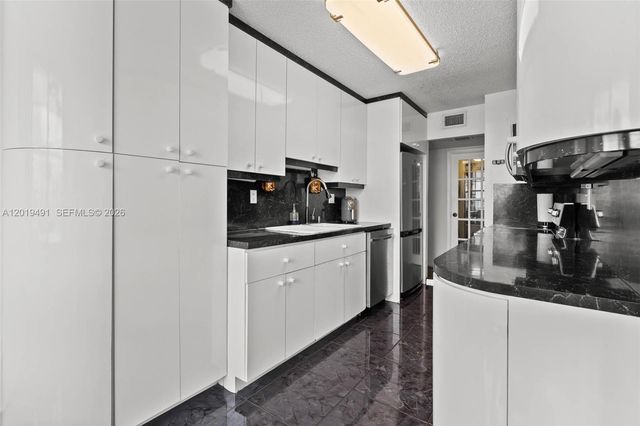 301 174 1503, Sunny Isles Beach, FL 33160
