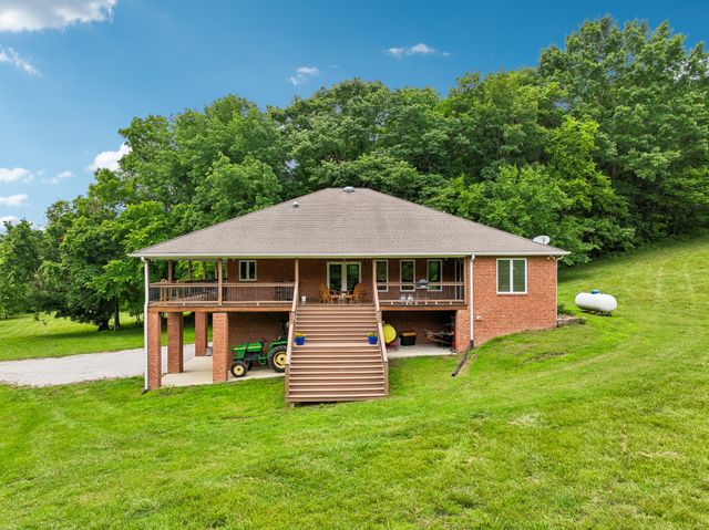 574 Hayes Ridge Rd, Lancaster, TN 38569