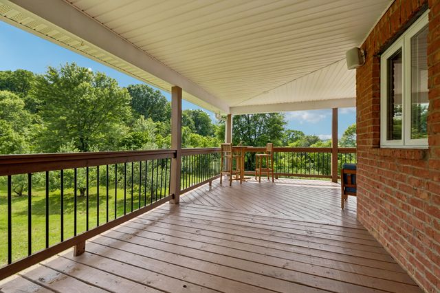 574 Hayes Ridge Rd, Lancaster, TN 38569