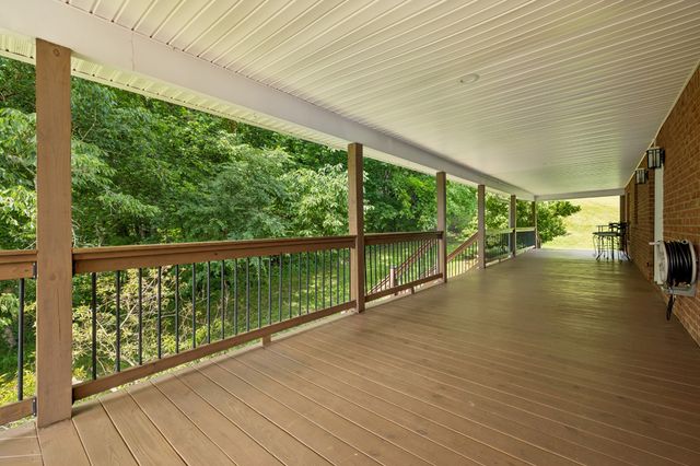 574 Hayes Ridge Rd, Lancaster, TN 38569