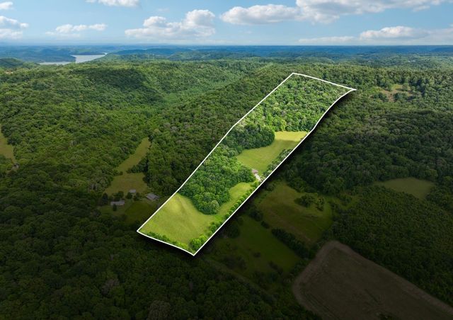 574 Hayes Ridge Rd, Lancaster, TN 38569