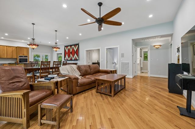 574 Hayes Ridge Rd, Lancaster, TN 38569