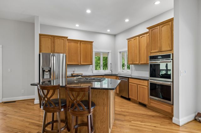 574 Hayes Ridge Rd, Lancaster, TN 38569