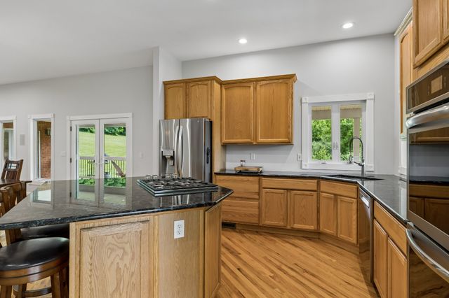 574 Hayes Ridge Rd, Lancaster, TN 38569