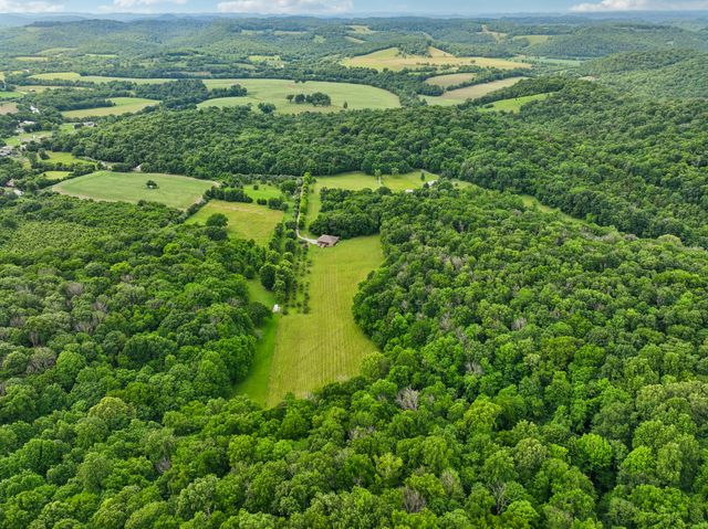 574 Hayes Ridge Rd, Lancaster, TN 38569