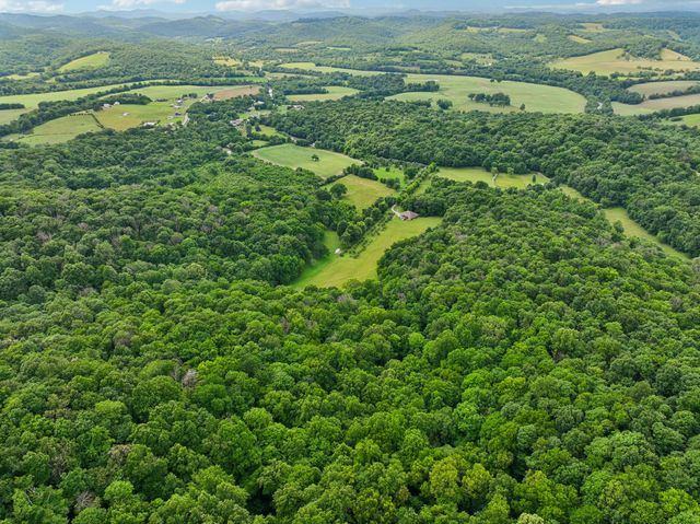 574 Hayes Ridge Rd, Lancaster, TN 38569