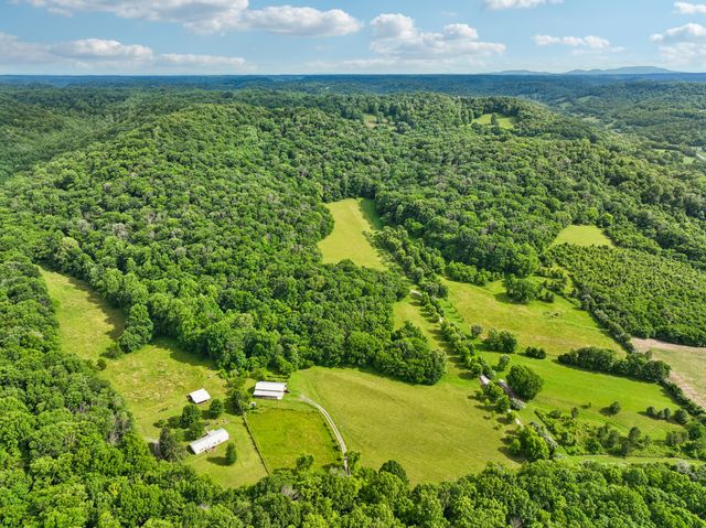574 Hayes Ridge Rd, Lancaster, TN 38569