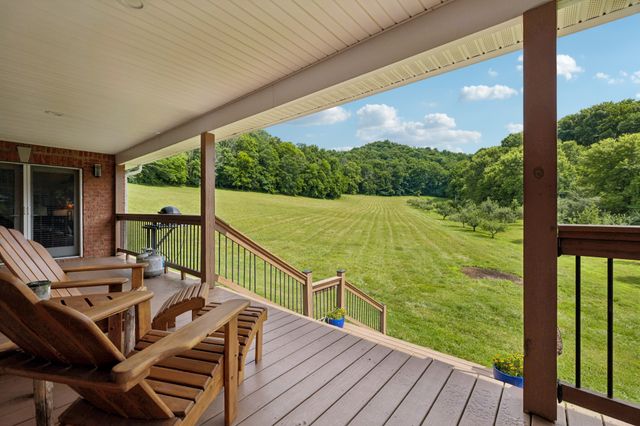 574 Hayes Ridge Rd, Lancaster, TN 38569