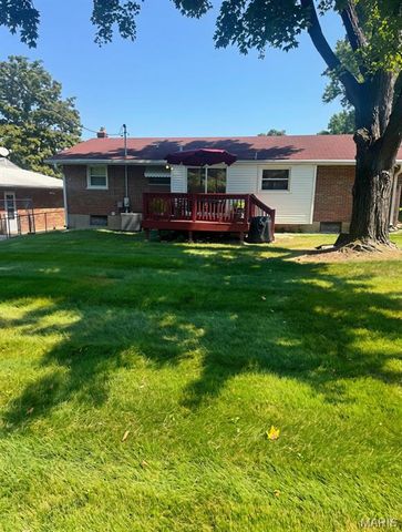 9609 Weyburn Drive, St Louis, MO 63136